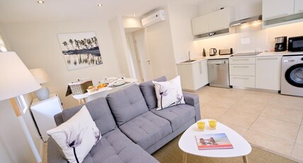 Bon Azur Beachfront Suites & Penthouses by LOV Room Type - Penthouse Apartment Bon Azur Beachfront Suites & Penthouses by LOV Room Type - Penthouse Apartment