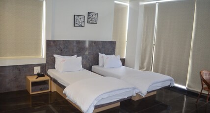 Hotel O2 Room Type - Deluxe Twin Bed AC Room