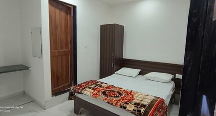 Hotel O Regal Park Room Type - Classic