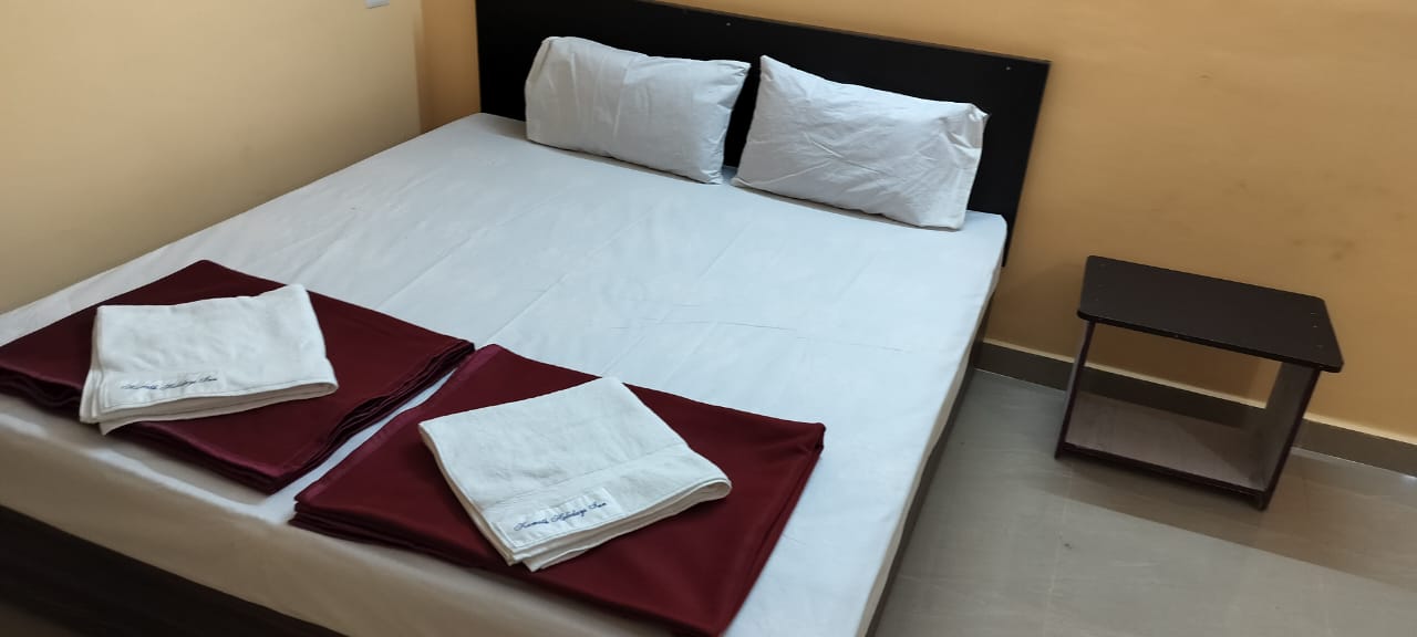 kamaths holiday inn - Tap to explore photos