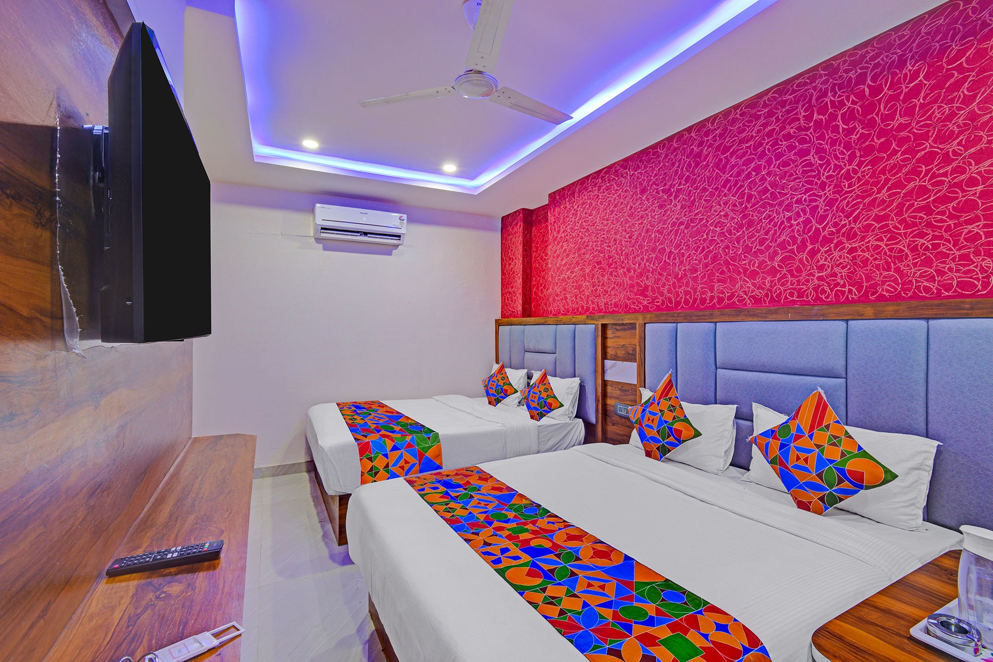 FabHotel SV Grand - Secunderabad Station Exit, Secunderabad Railway Station - Tap to explore photos