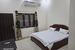 SHRI HITSADAN HOME STAY