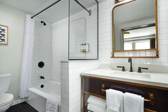 Hotel Phillips Kansas City, Curio Collection by Hilton