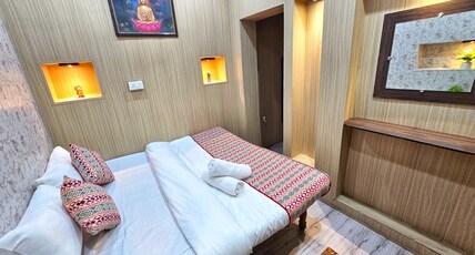 Zipcode Kashi Room Type - Deluxe Double Room 