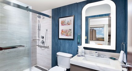DoubleTree by Hilton Houston Medical Center Hotel & Suites Room Type - 2 QUEEN BEDS GUESTROOM