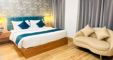 Hibiscus Elite Hotel Room Type - Junior Suite with Jacuzzi Hibiscus Elite Hotel Room Type - Junior Suite with Jacuzzi