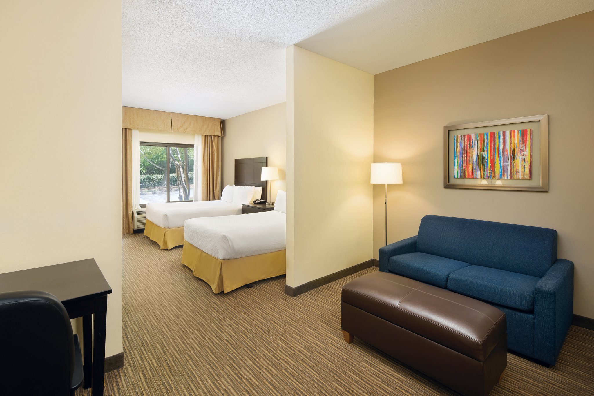 Holiday Inn Express & Suites Alpharetta - Tap to explore photos