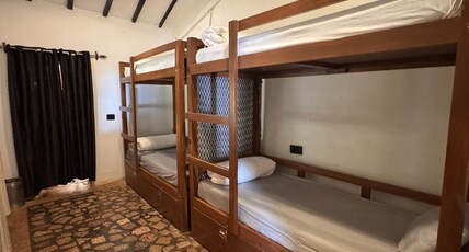 The Beachside Hostel Room Type - SUPERIOR 4 BED MIXED DORM