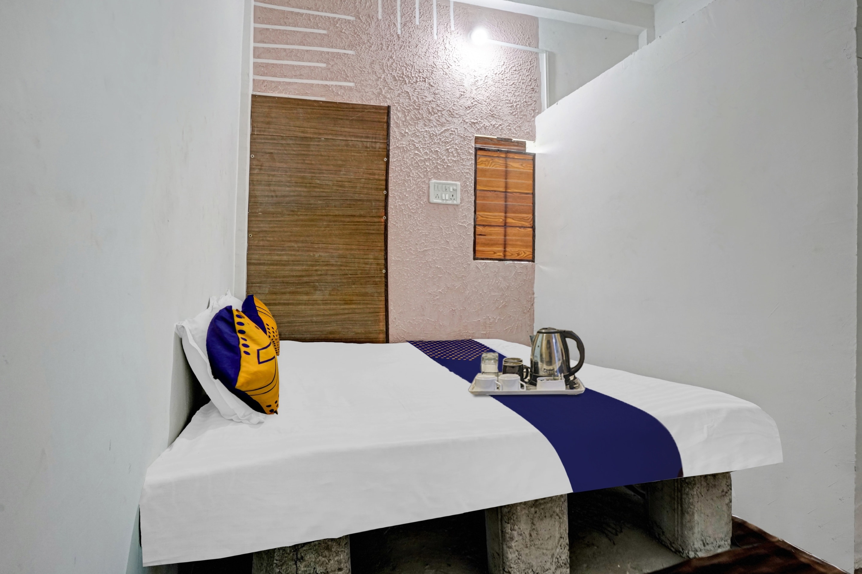 SPOT ON Friends Service Appartment - Tap to explore photos