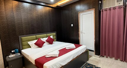 Trinetra Nirvana Room Type - Luxury Queen Bed Room