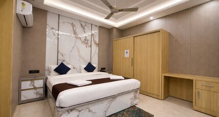 Hotel Vaidik Ganga (Behind Parmarth Niketan Ashram) Room Type - Family Room