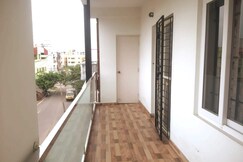 Breezy 2 BHK apartment Relax in rooftop Jacuzzi