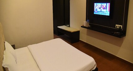Golden Palms Resort Room Type - Deluxe