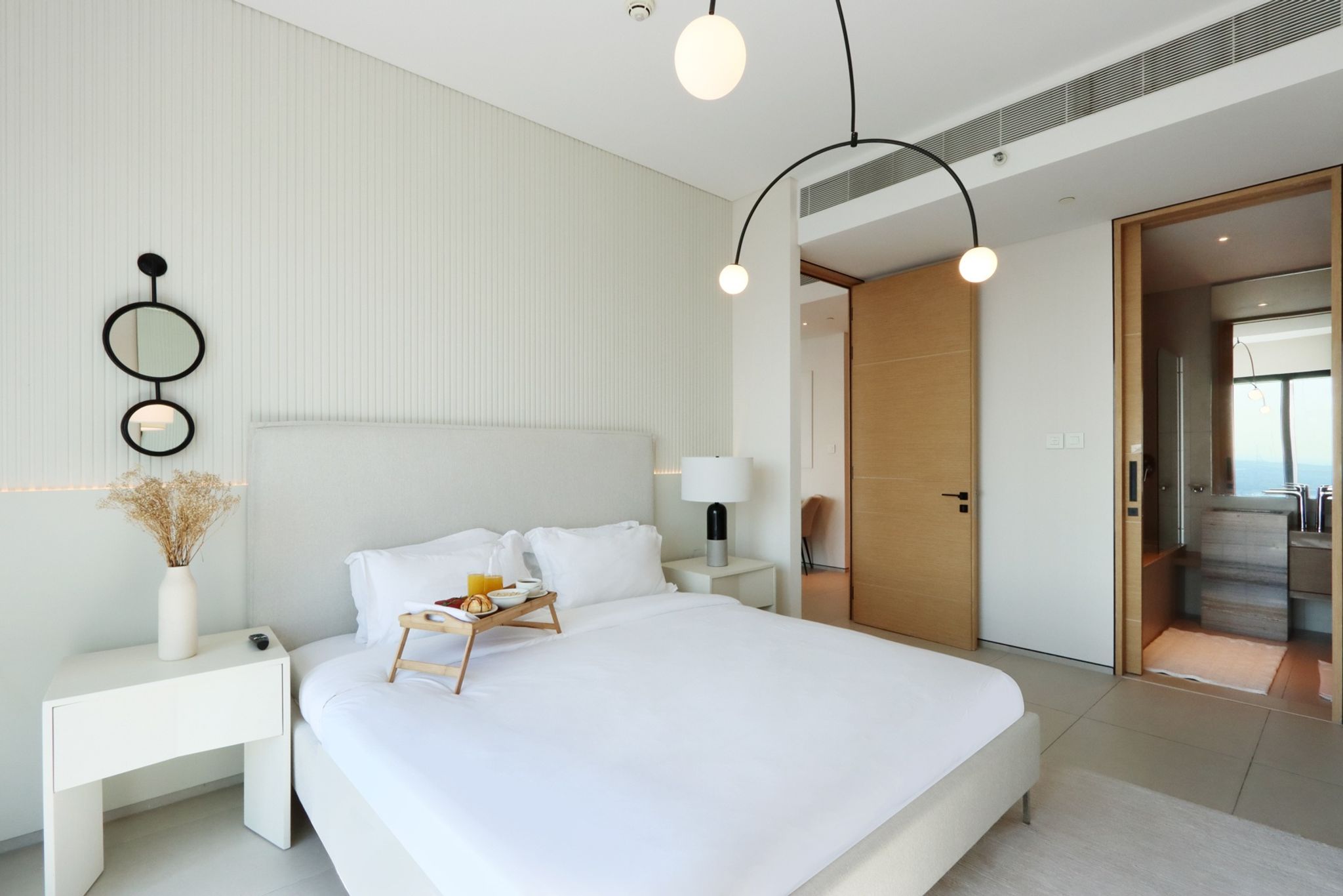 ELIVAAS Curated Prime 1BR with Marina Views and Beach Access - Tap to explore photos