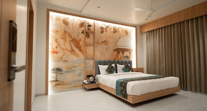 Hotel Som Inn Room Type - Deluxe Suite Room With Balcony Hotel Som Inn Room Type - Deluxe Suite Room With Balcony