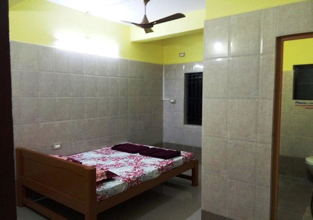 Gokarna City Stay Rooms - Tap to explore photos