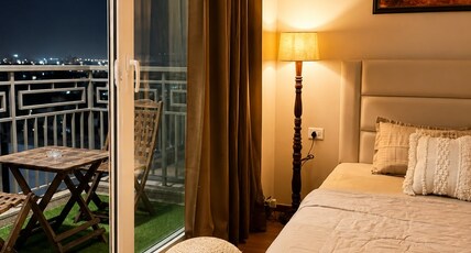 Nest and Nook Stayz Room Type - Studio With City View | Cozy City Escape