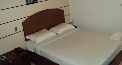 HOTEL TRANSIT BAY Room Type - Standard AC Room