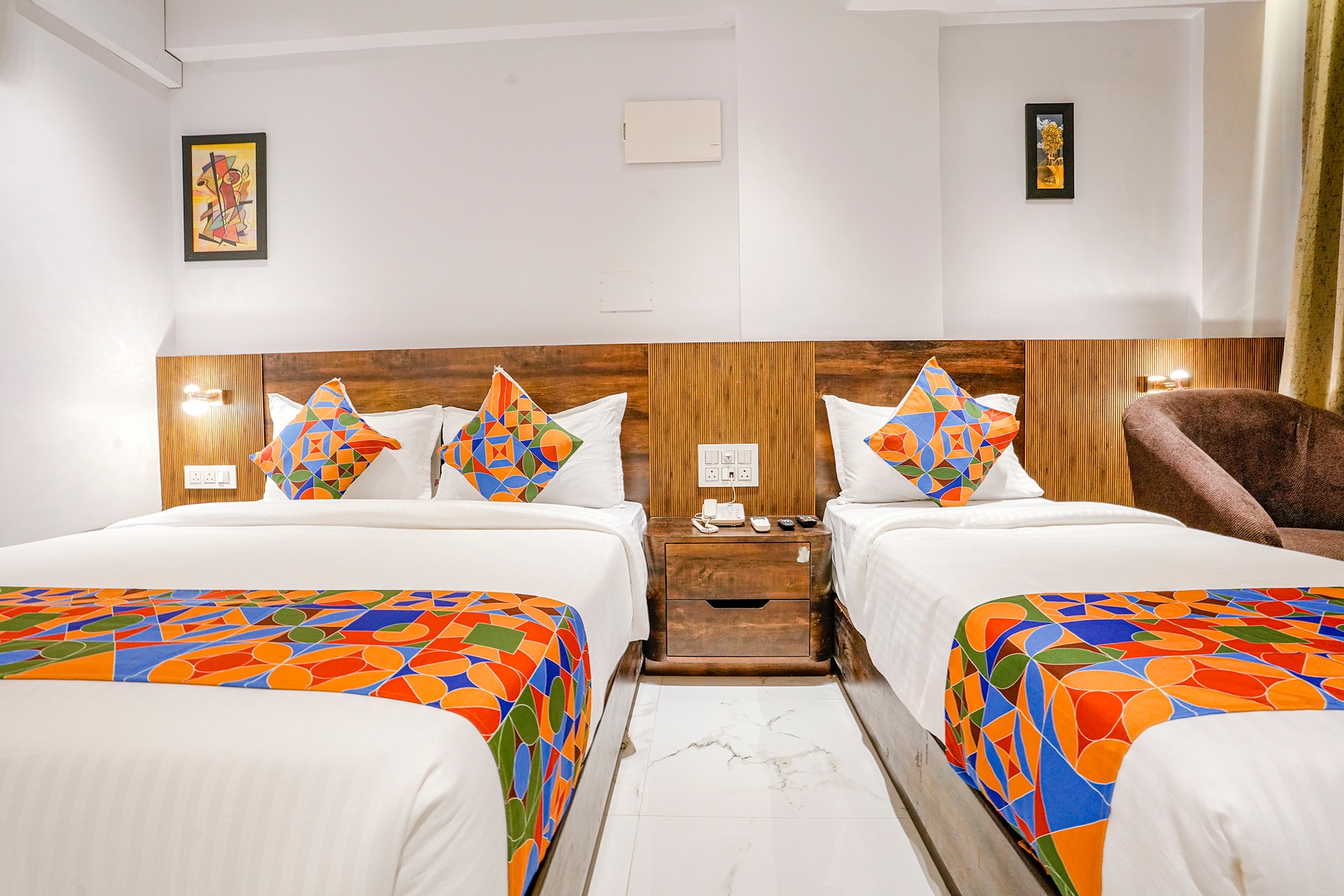 FabHotel Peralz - Nr. Boriwali Station - Tap to explore photos