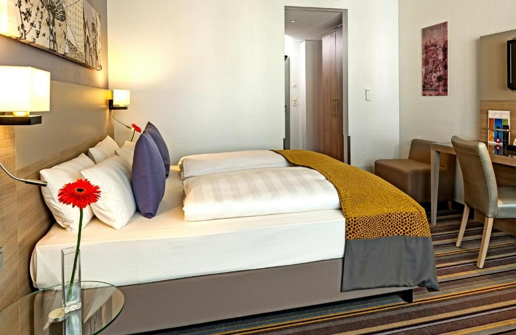 Leonardo Hotel Munich City North - Tap to explore photos