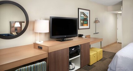 Hampton Inn by Hilton Lake Havasu City Room Type - 1K CTYVW W SOFABED NOSMOK