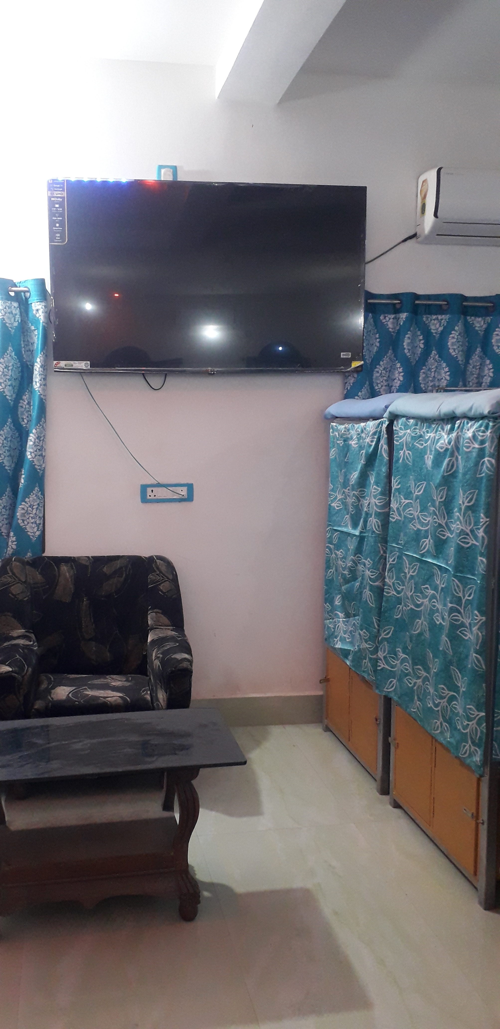 A C COMFORT GUEST HOUSE - Tap to explore photos