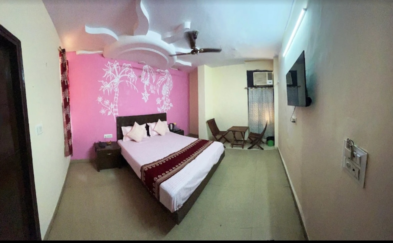 Hotel Darpan Palace. - Tap to explore photos