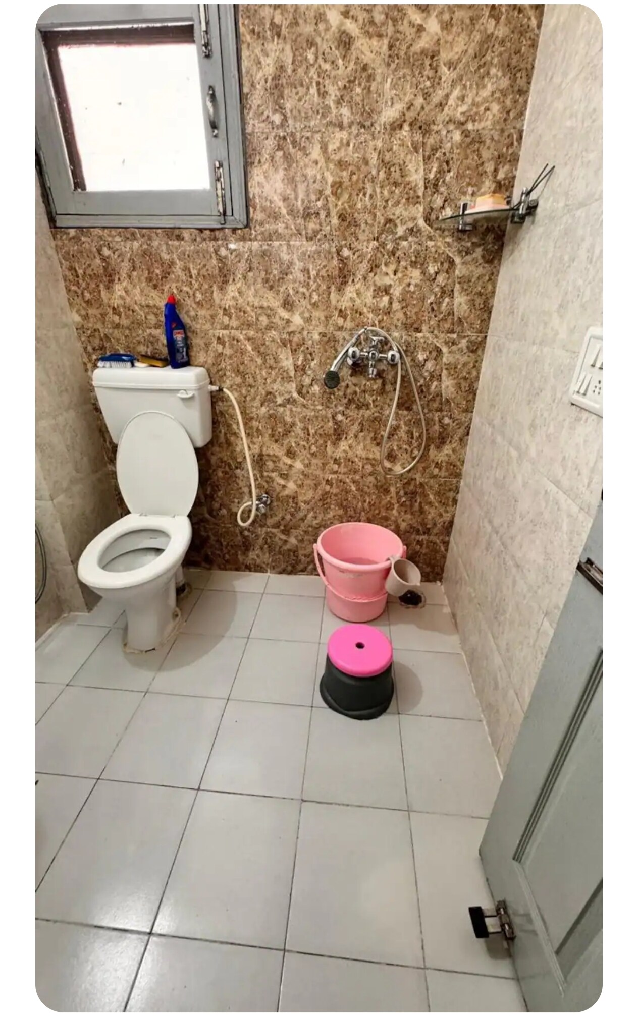 Sandy's Entire Flat for peaceful stays - Tap to explore photos