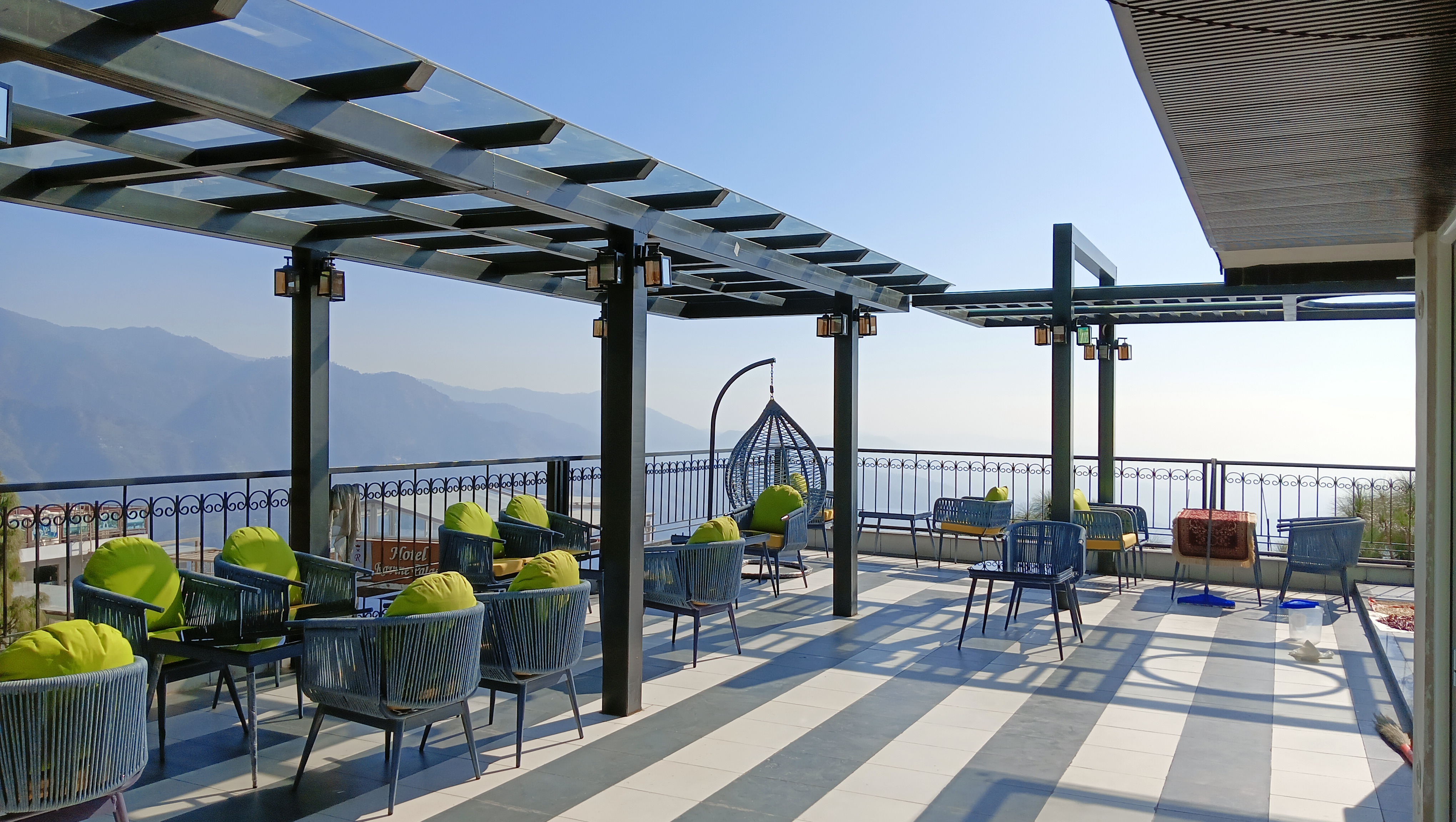 Hotel Oocara - Tap to explore photos