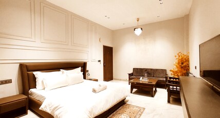 HOTEL MONDAY - Your Standard And Comfortable Stays Room Type - Semi Suit Room
