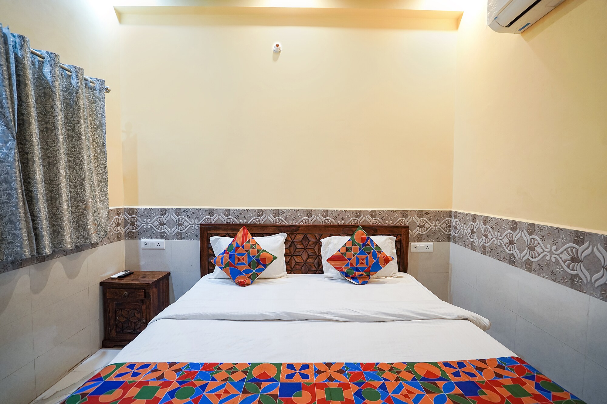FabHotel SS Dham - Tap to explore photos