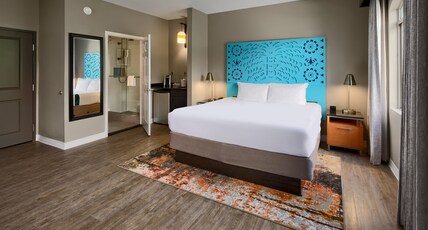 Hotel Indigo SAN ANTONIO-RIVERWALK Room Type - 1 King Standard River View Hotel Indigo SAN ANTONIO-RIVERWALK Room Type - 1 King Standard River View