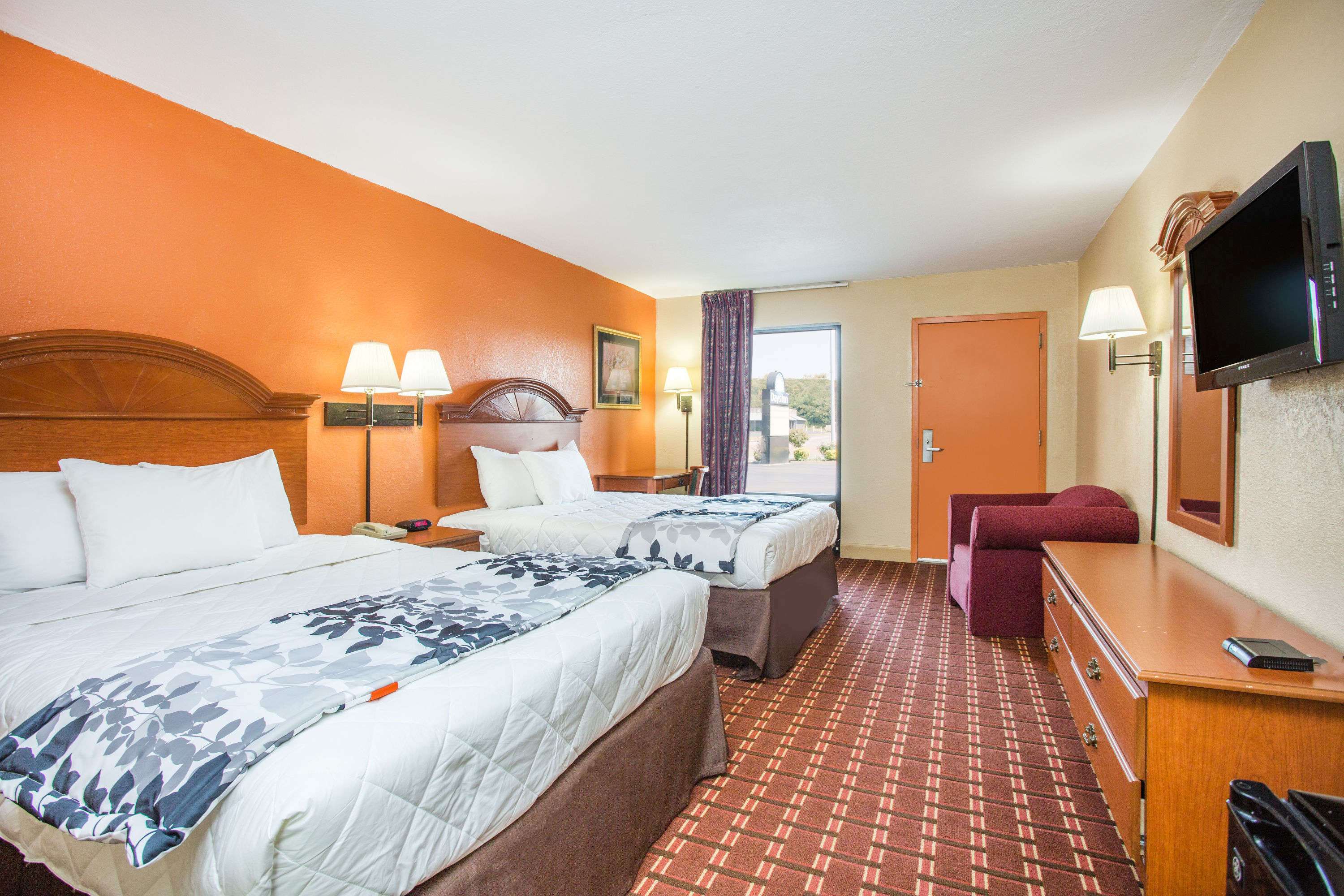 Days Inn by Wyndham Athens - Tap to explore photos