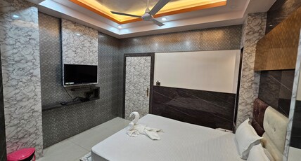 HOTEL ROYAL PALACE Room Type - SUPER DELUXE ROOM