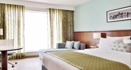 Fairfield By Marriott Indore Room Type - Larger Guest Room, 1 Queen