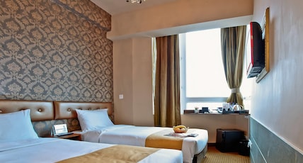 Ramada Hong Kong Harbour View Room Type - 2 Twin Beds, City View, Non-Smoking
