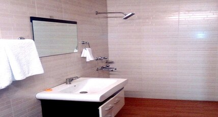 Golden Palms Resort Room Type - Premium