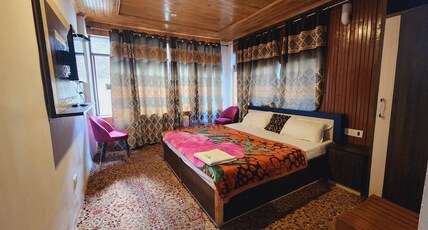 Central Hotel & Restaurant-Main Market Pahalgam Room Type - Deluxe Room Back ( Hill VIew )