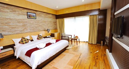 Hotel Queens Park  Room Type - Deluxe Twin Room