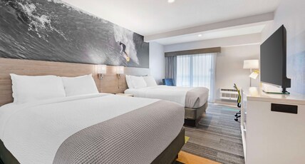 Best Western Oceanfront Room Type - 2 Queen Beds, Non-Smoking, Ocean Front, Balcony, Microwave And Refrigerator, Wireless High-Speed Int