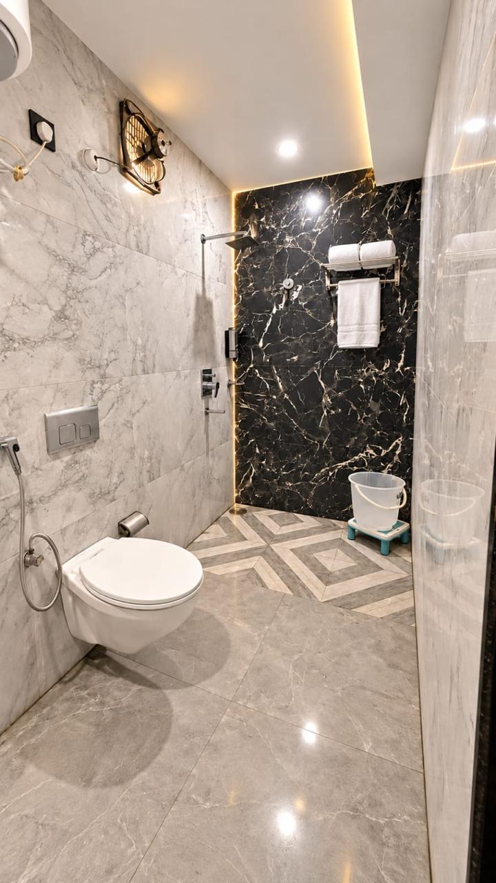 Hotel Manor Ganges - Tap to explore photos