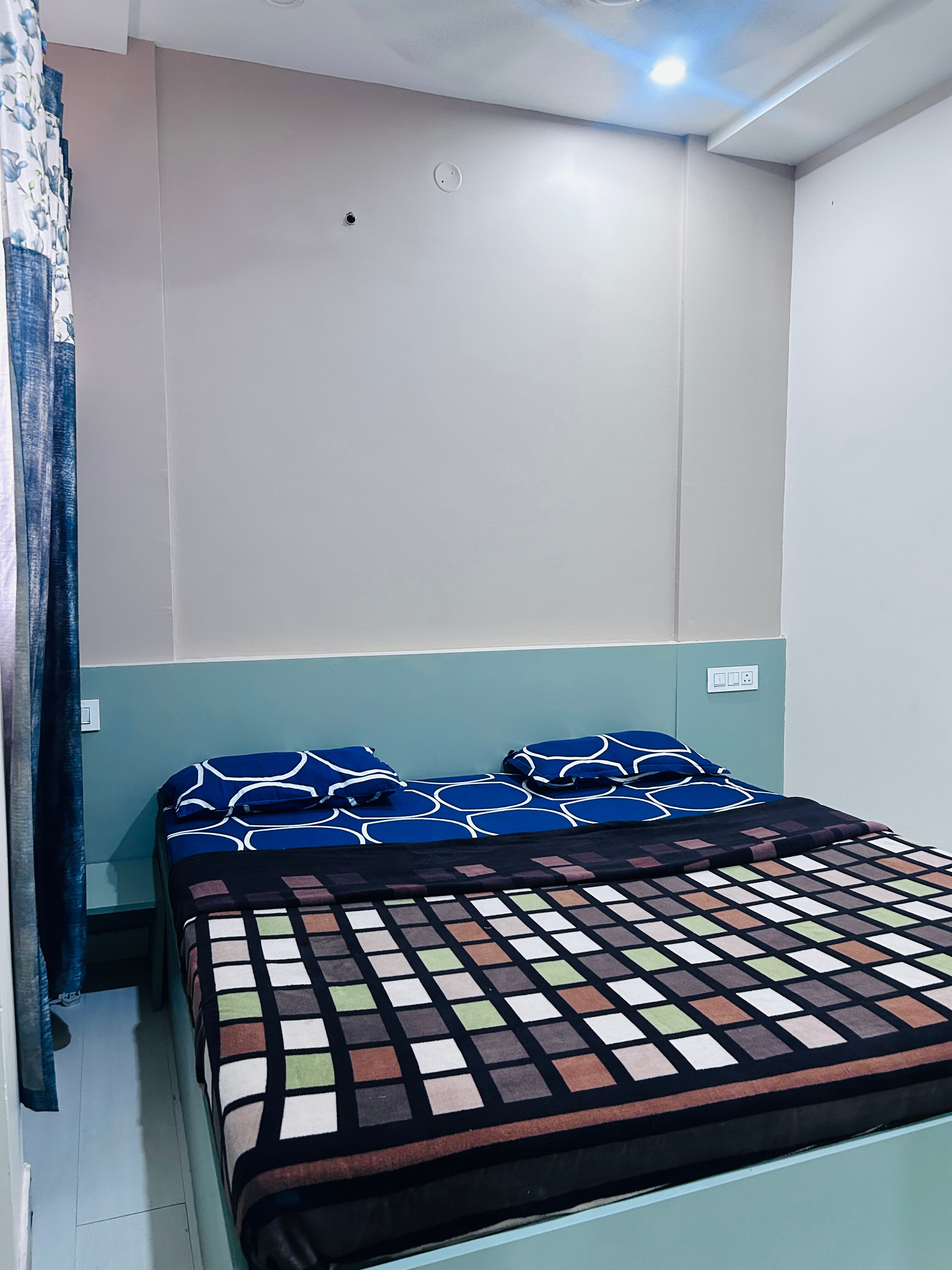 Hotel Shubham - Tap to explore photos