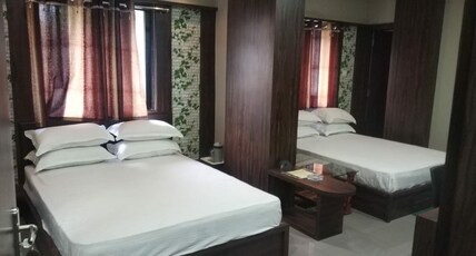 Shri Uttam Palace Room Type - Diamond room 4 Bed AC