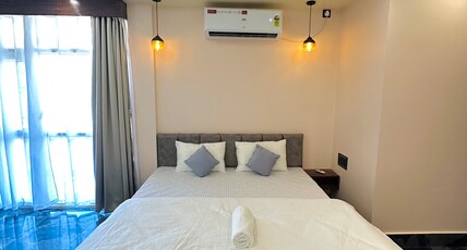 The Heaven Stay Room Type - Luxury Room with Balcony And Garden view