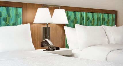 Hampton Inn & Suites Miami Kendall Room Type - 2 QNS MOB ACC RM W TUB NS
