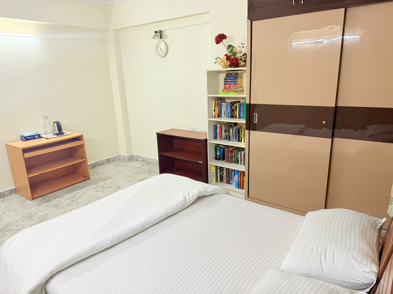 MH12 Services Banjara Hills - Tap to explore photos