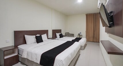 Collection O near Harbour Bay Mall formerly Kansa Hotel Room Type - Indonesia Suite Family