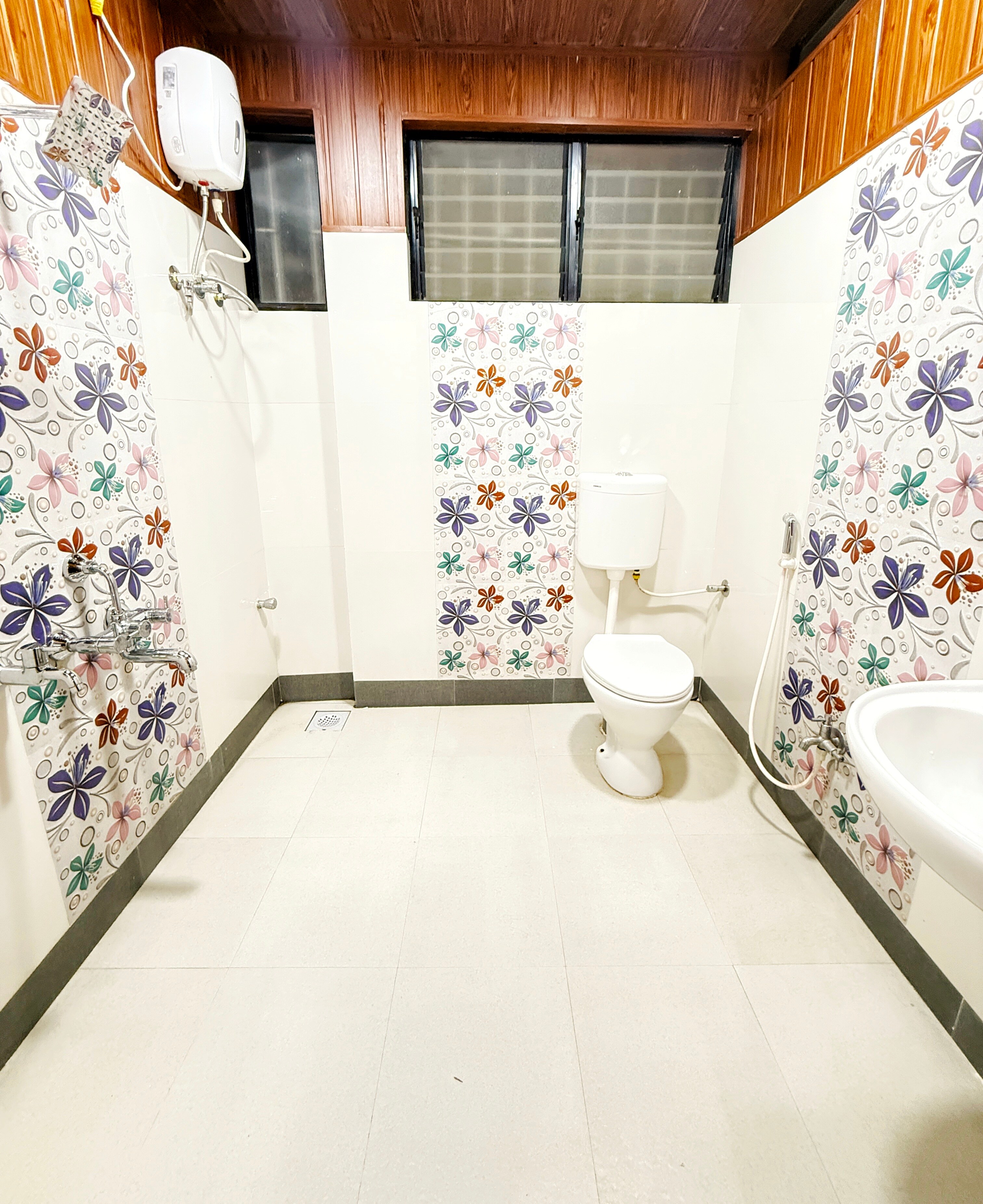 Shree Jyotirlinga Heritage Inn, Kolhapur - Tap to explore photos