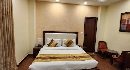 Hotel Southgate Shimla Room Type - Super Deluxe Room(All room size and rooms are different to each) Hotel Southgate Shimla Room Type - Super Deluxe Room(All room size and rooms are different to each)