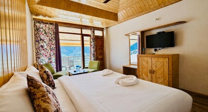 Hotel Mount Manali Room Type - Deluxe Room with Balcony